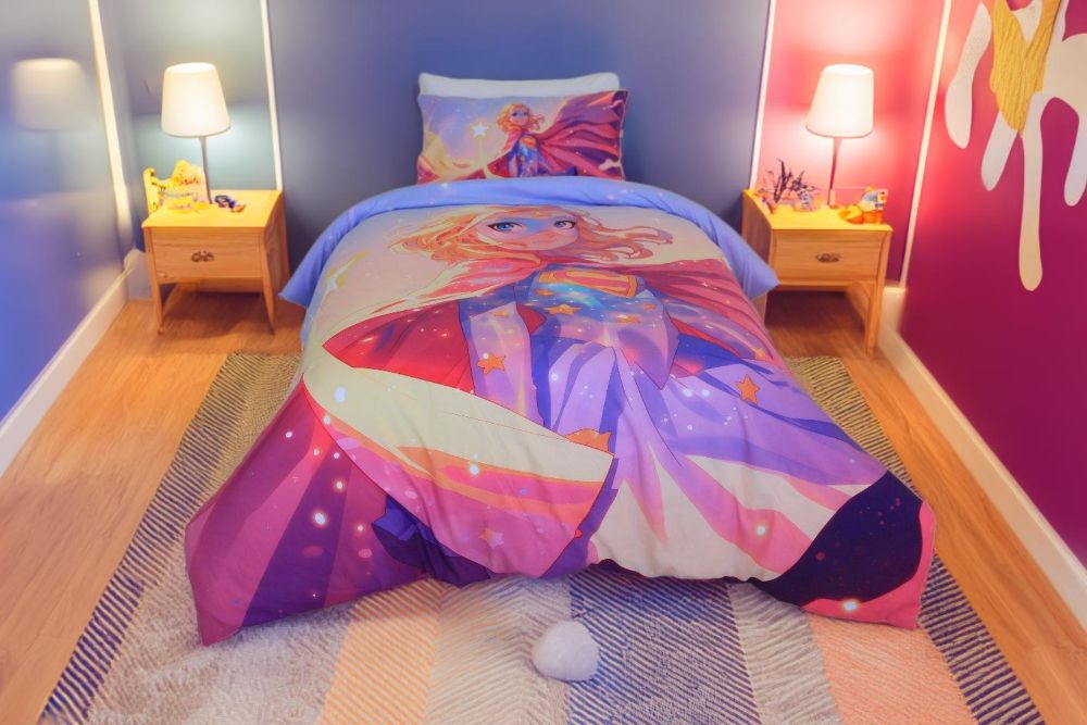 Housse de couette Fille "Messagère du Cosmos" + 1TO - 1  Place (160x220 cm) - Collection "Galaxie des Héros"
