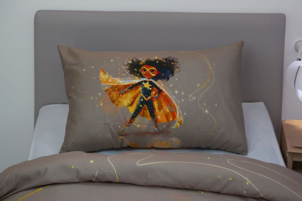 Housse de couette Fille "Gardienne des étoiles" + 1TO - 1 Place (160x220 cm) - Collection "Galaxie des Héros" - Couette & Housse de Couette Dwirty Maroc