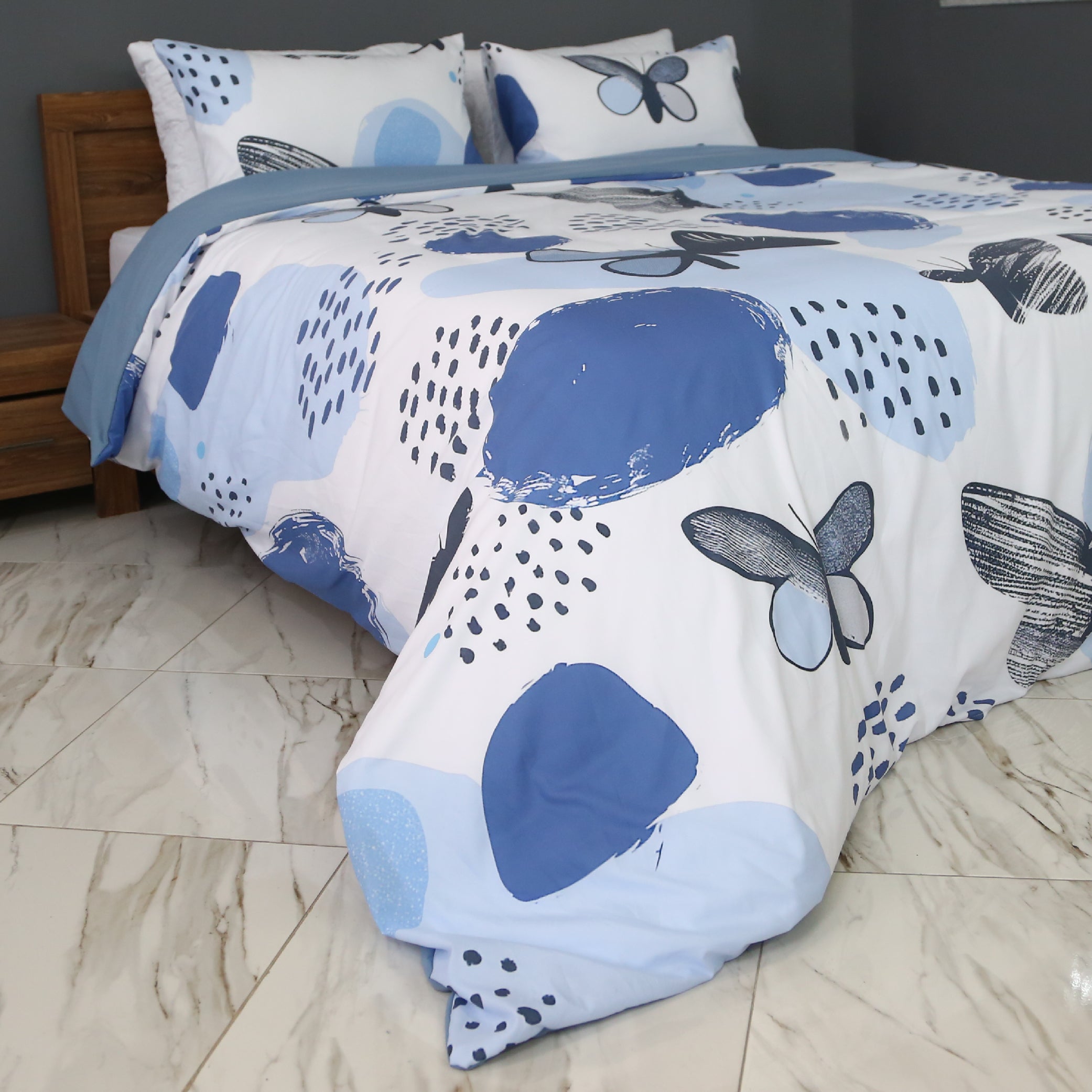 Housse de Couette Double Face Nuit Moderne – Summer Butterfly / Un été, deux ambiances.