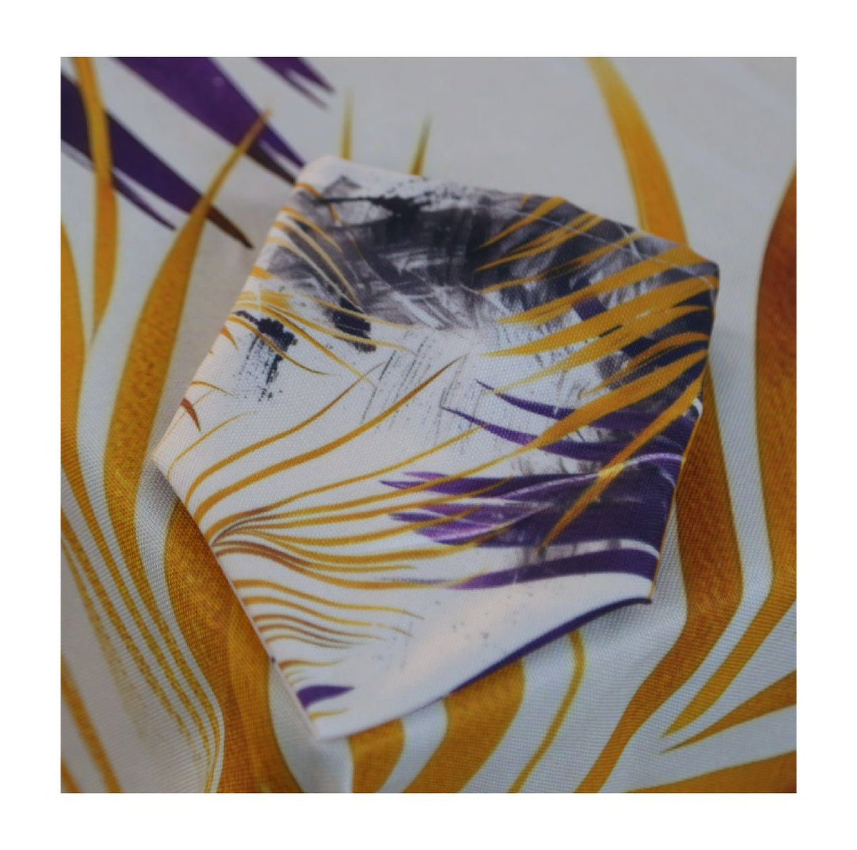 Nappe de Table "Reflets Exotiques" – Collection ÉLÉGANCE MODERNE - Nappe de Table Dwirty Maroc