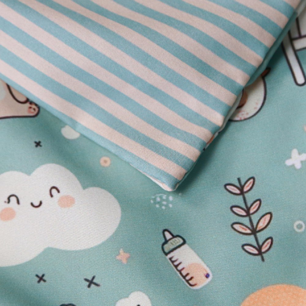 🍄 Housse de Couette Bébé Premium Double Face "Pas d'Ourson" (Housse -115x130cm- + 1 TO -30x50 cm-) - Un Luxe pour Votre Bébé 🍄// Collection 'Berçeaux de Rêves' ! ✨