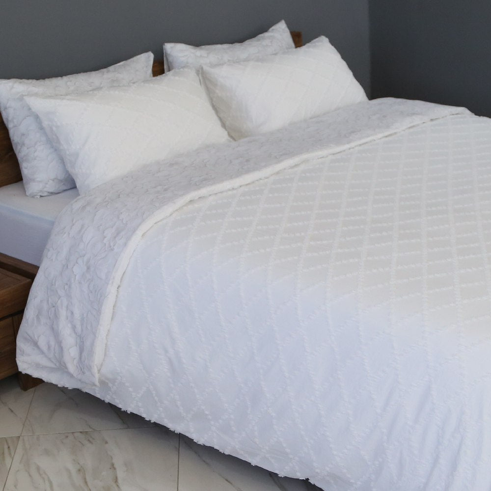 Housse de Couette Double Face Jacquard Diamond Blanc – Élégance & Douceur  // Collection Spéciale Mariage
