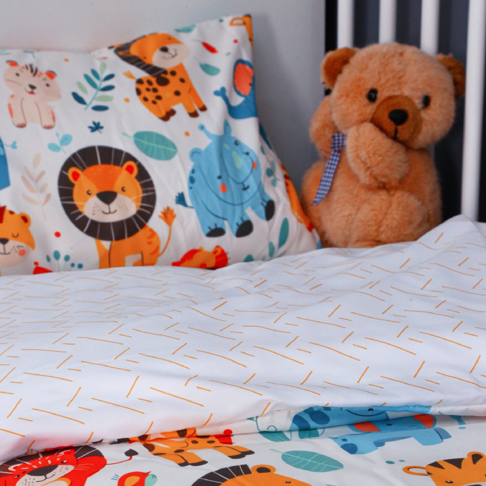 🍄 Housse de Couette Bébé Premium Double Face "Jungle Joyeuse" (Housse -115x130cm- + 1 TO -30x50 cm-) - Un Luxe pour Votre Bébé 🍄// Collection 'Berçeaux de Rêves' ! ✨