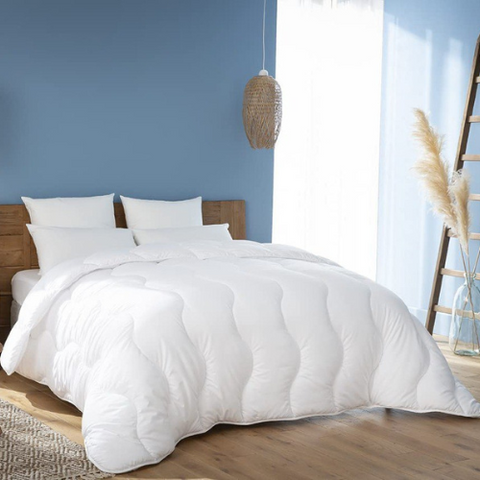 Couette Blanche en Microfibre Kasbah – Antiallergique & Douce  // Le confort idéal pour la mi-saison C°++