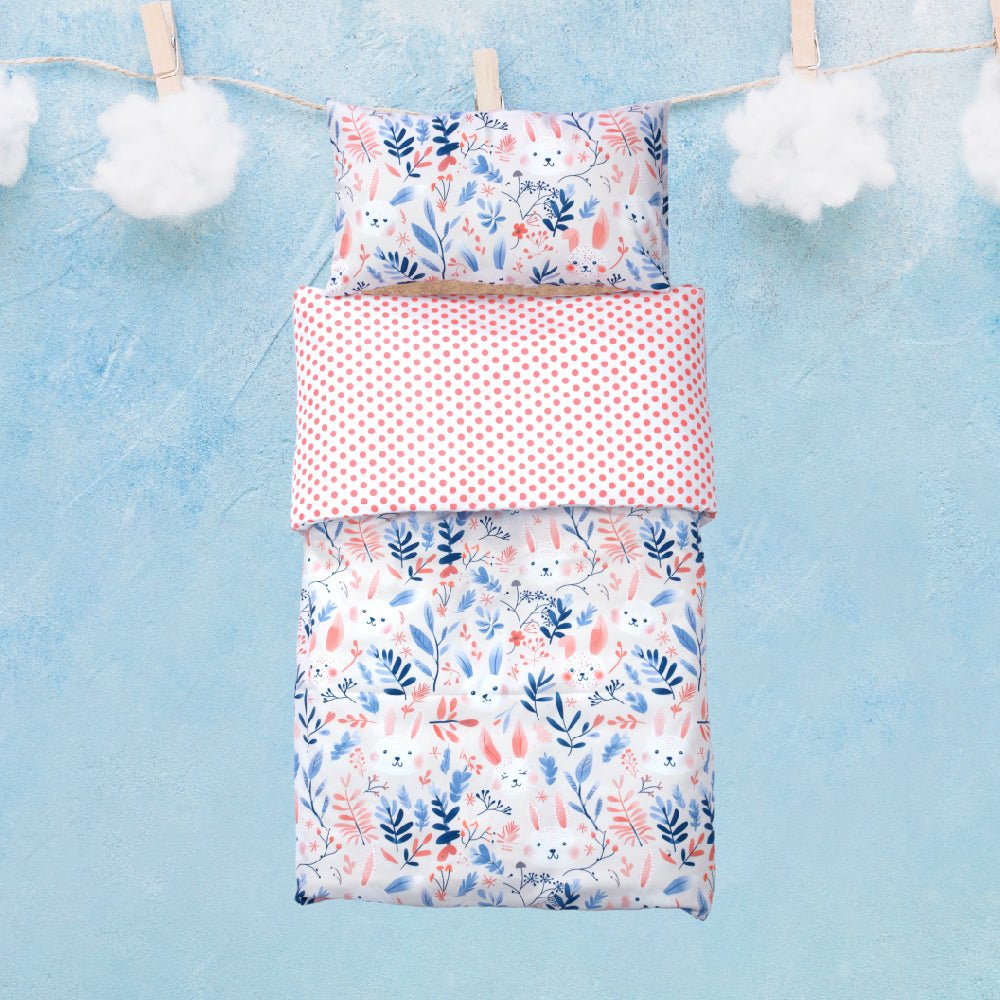 🍄 Housse de Couette Bébé Premium Double Face "Câlins Lapins" (Housse -115x130cm- + 1 TO -30x50 cm-) - Un Luxe pour Votre Bébé 🍄// Collection 'Berçeaux de Rêves' ! ✨ - Couette & Housse de Couette Dwirty Maroc