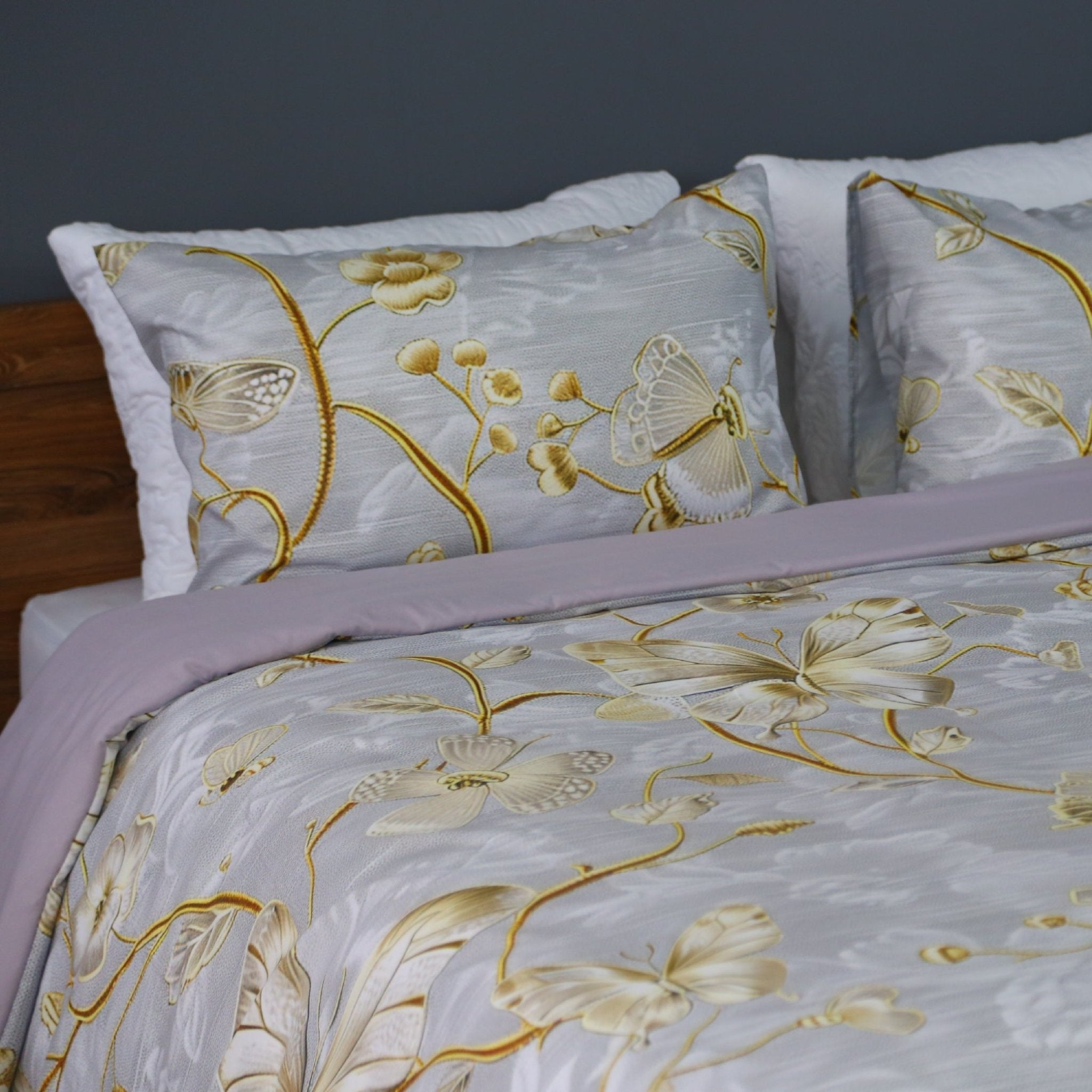 Housse de Couette Double Face Papillons d’Élégance – Summer Butterfly / Un été, deux ambiances. - Couette & Housse de Couette Dwirty Maroc
