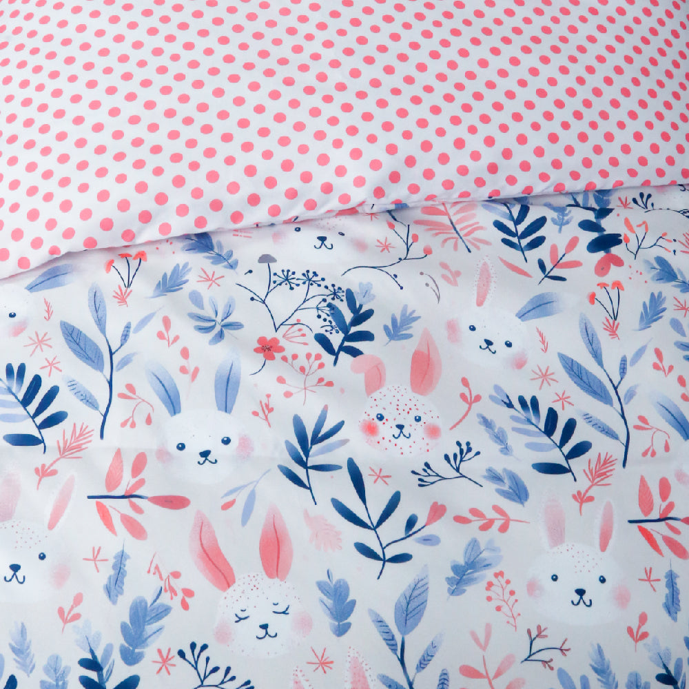 🍄 Housse de Couette Bébé Premium Double Face "Câlins Lapins" (Housse -115x130cm- + 1 TO -30x50 cm-) - Un Luxe pour Votre Bébé 🍄// Collection 'Berçeaux de Rêves' ! ✨