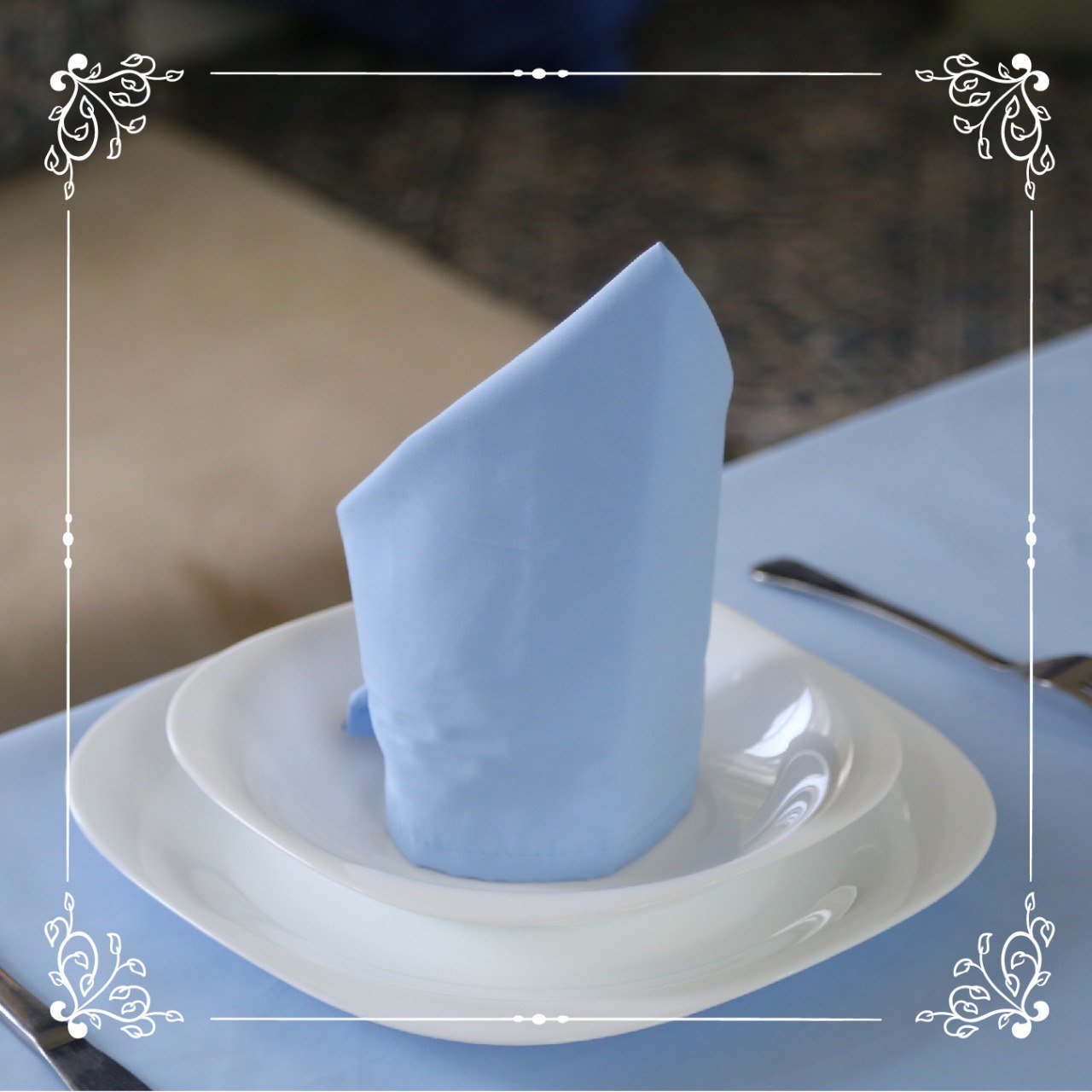 Nappe de Table Bleu + Serviettes Assorties – Élégance et Protection au Quotidien - Nappe de Table Dwirty Maroc