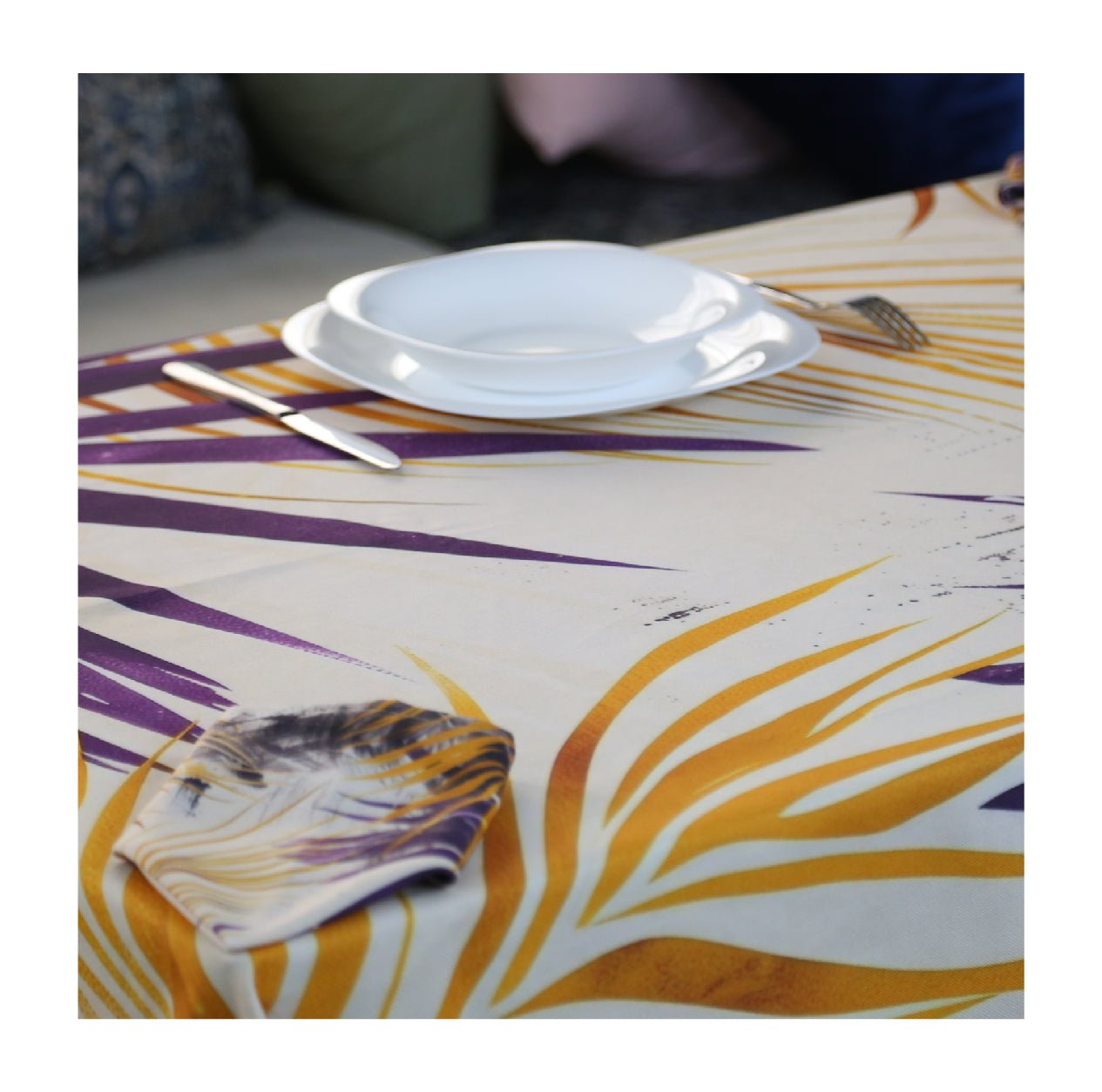 Nappe de Table "Reflets Exotiques" – Collection ÉLÉGANCE MODERNE - Nappe de Table Dwirty Maroc