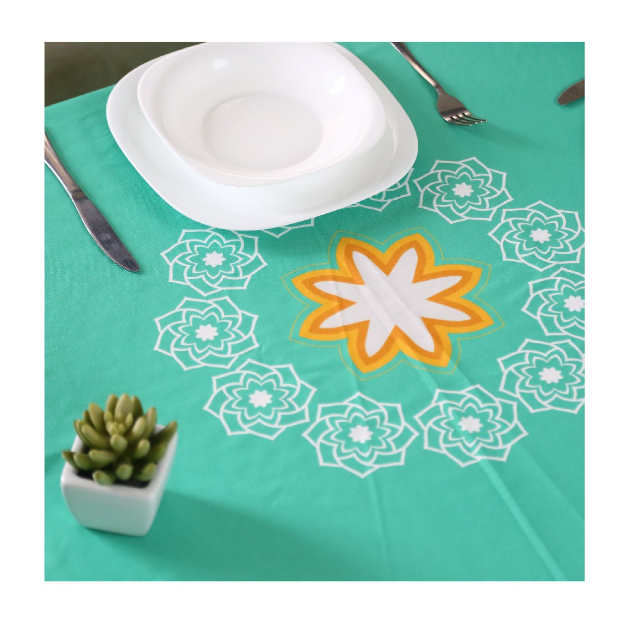 Nappe de table "Sérénité du Ramadan" - Élégance et Tradition sur Votre Table 🌙 - Nappe de Table Dwirty Maroc
