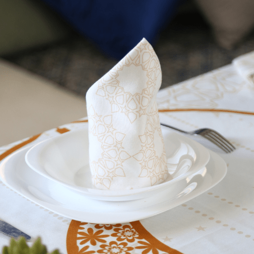 Nappe Élégante pour une Table Festive 🌙 "Éclat du Ramadan" - 🌙 - Nappe de Table Dwirty Maroc