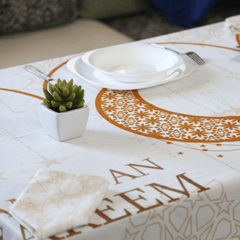 Nappe Élégante pour une Table Festive 🌙 "Éclat du Ramadan" - 🌙 - Nappe de Table Dwirty Maroc