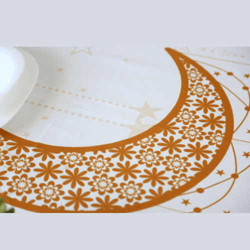Nappe Élégante pour une Table Festive 🌙 "Éclat du Ramadan" - 🌙 - Nappe de Table Dwirty Maroc