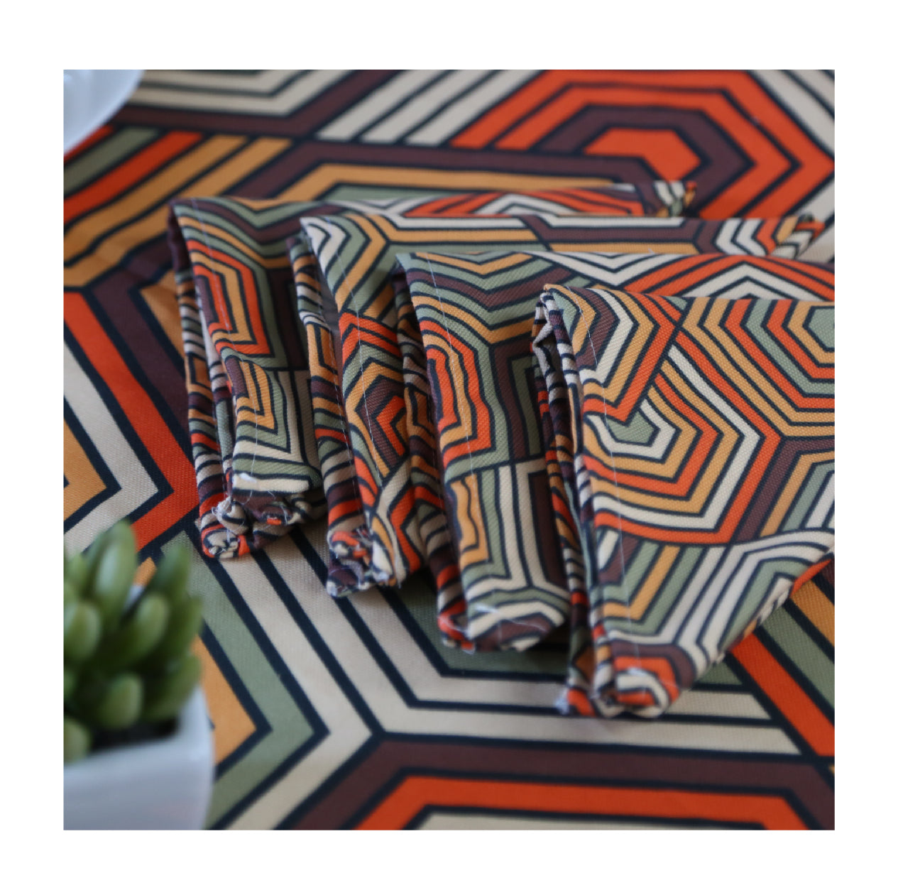 Nappe de Table Élégance Minérale – Collection ÉLÉGANCE MODERNE ✨