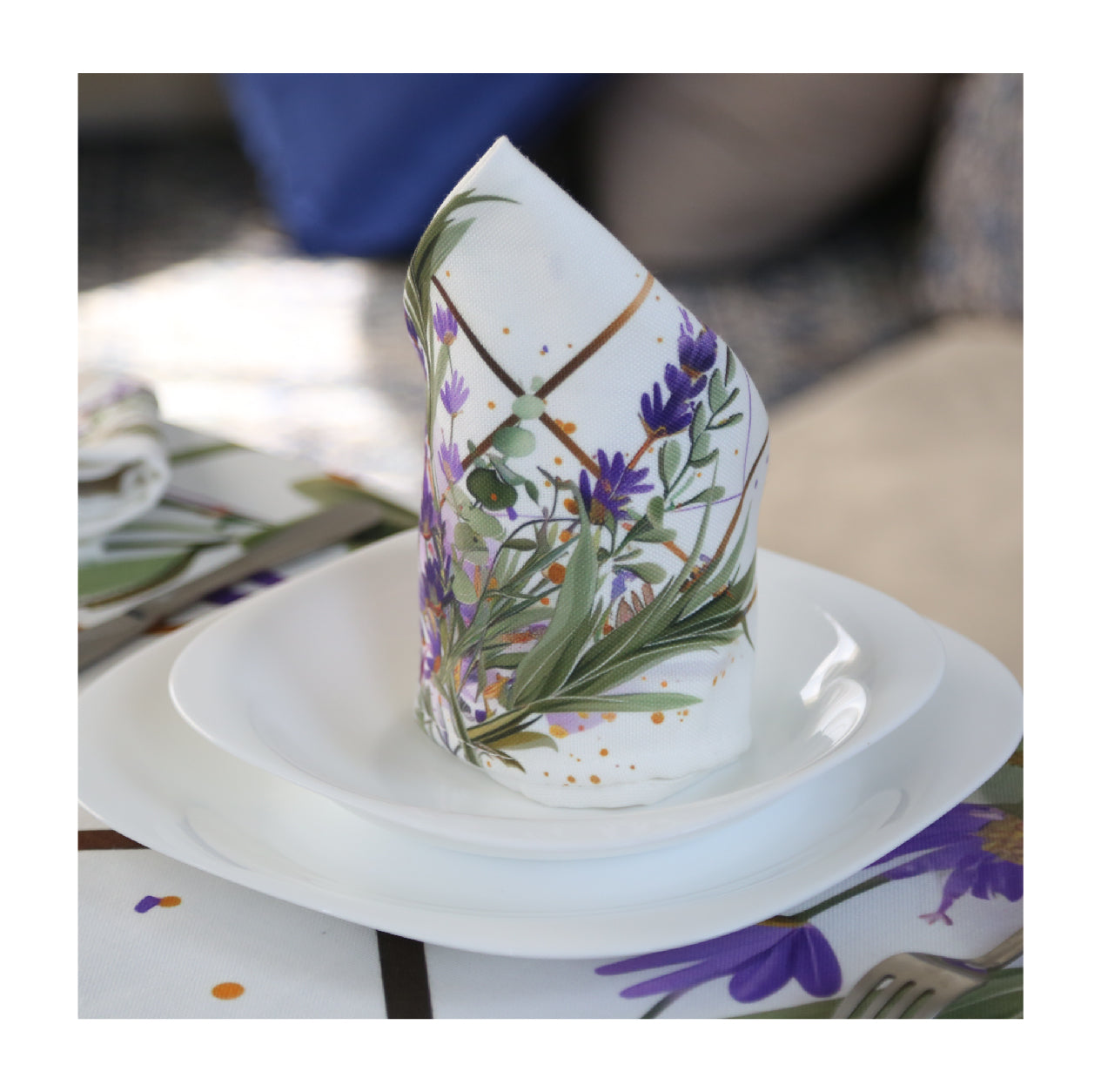 Nappe de Table Feuilles de Grâce – Collection ÉLÉGANCE MODERNE ✨