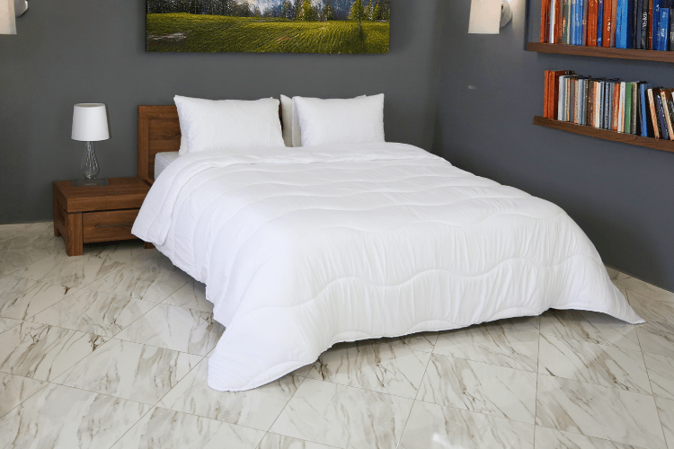 Pack Couette Blanche Microfibre Kasbah acheté = Oreiller Kasbah offerte - Antiallergique & Douce // Le confort idéal pour la mi - saison C°++ - Couette Blanche Dwirty Maroc